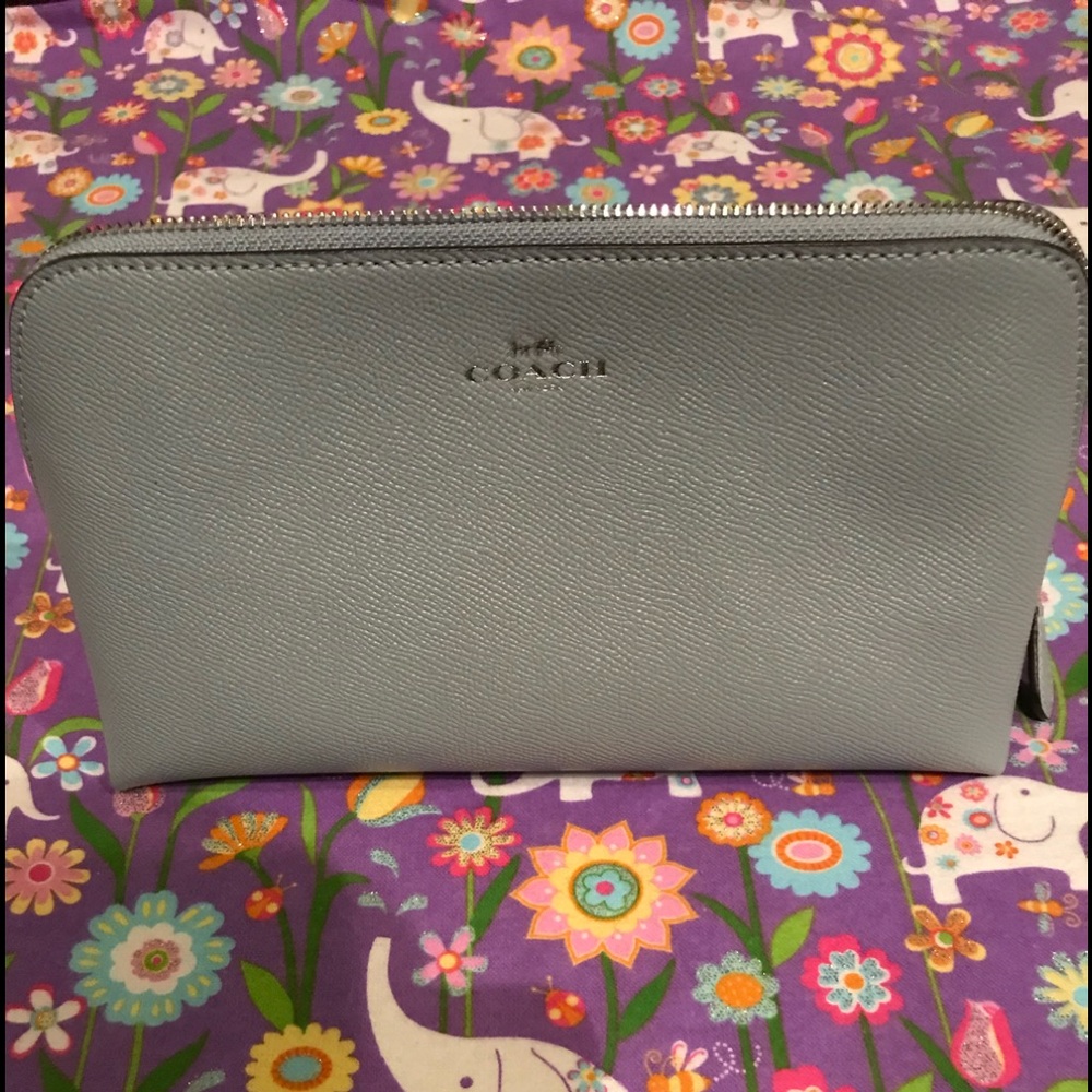 👛👛Brand New Coach Makeup Bag👛👛